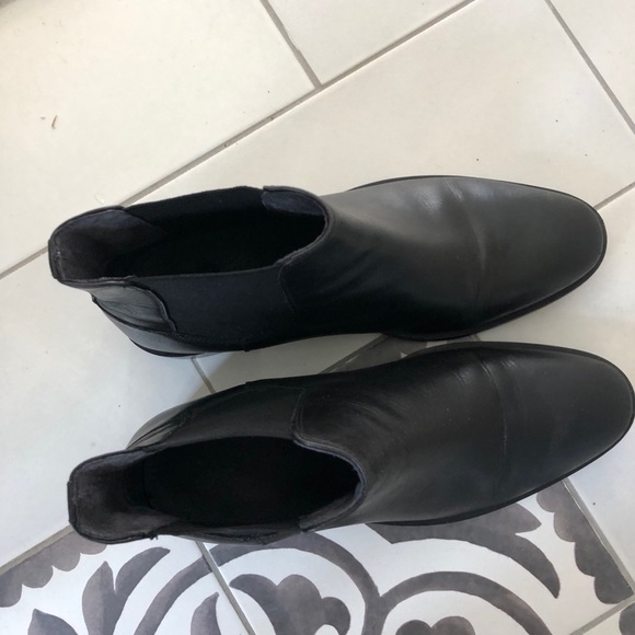 Seychelles Fortitude Leather Chelsea Boots - Picture 9 of 13